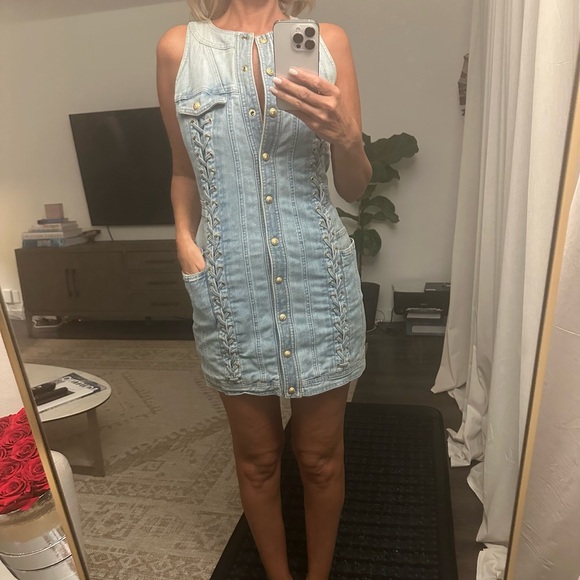 Balmain - Picture 7 of 9